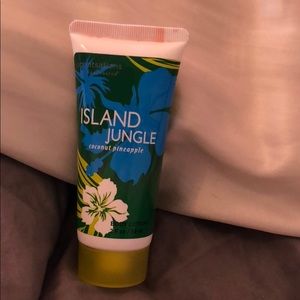 Coconut pineapple body lotion